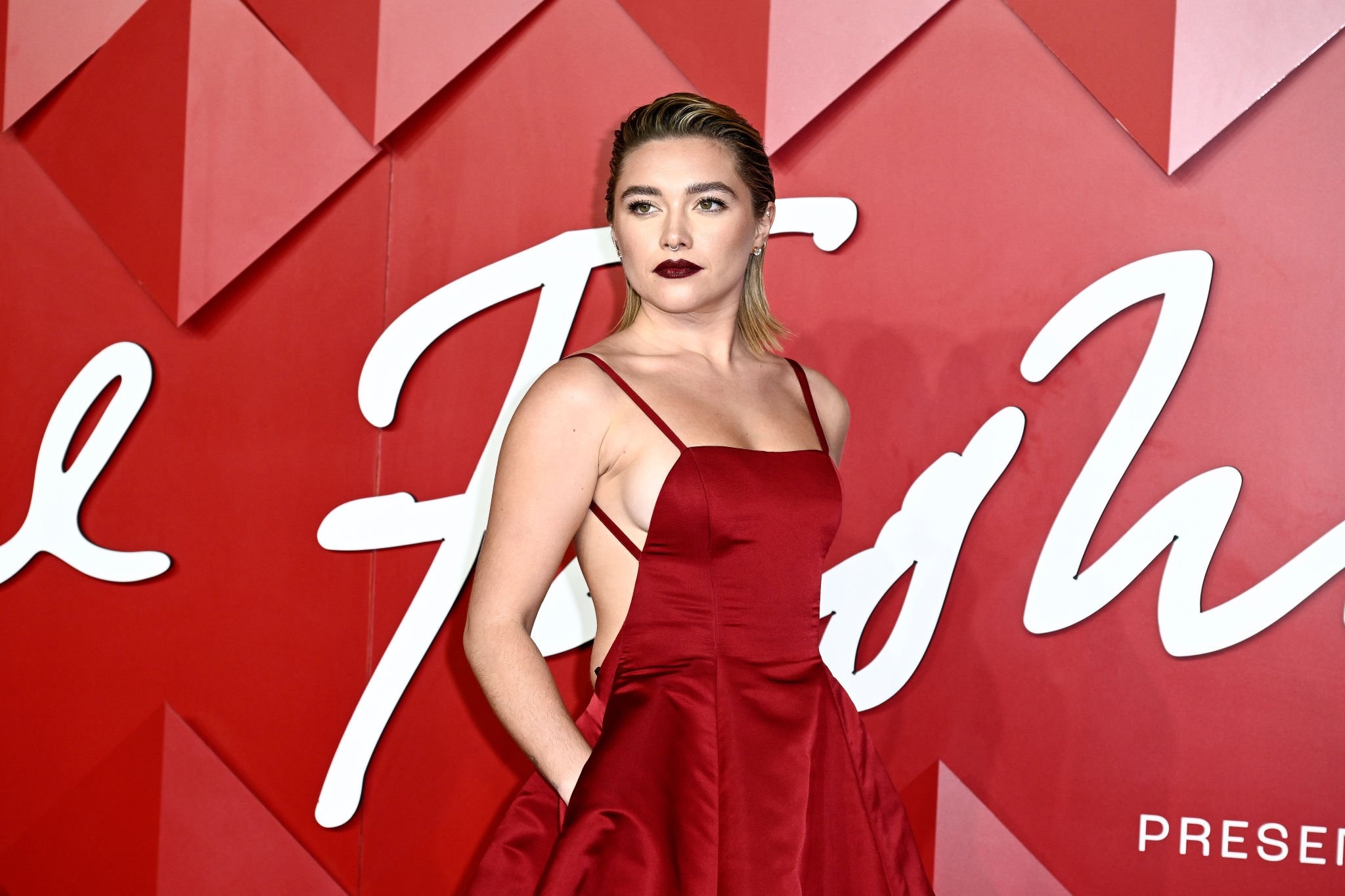 Florence Pugh Biography, Wiki, Age, Height, Boyfriend, Husband, Children, Movies, Wallpaper
