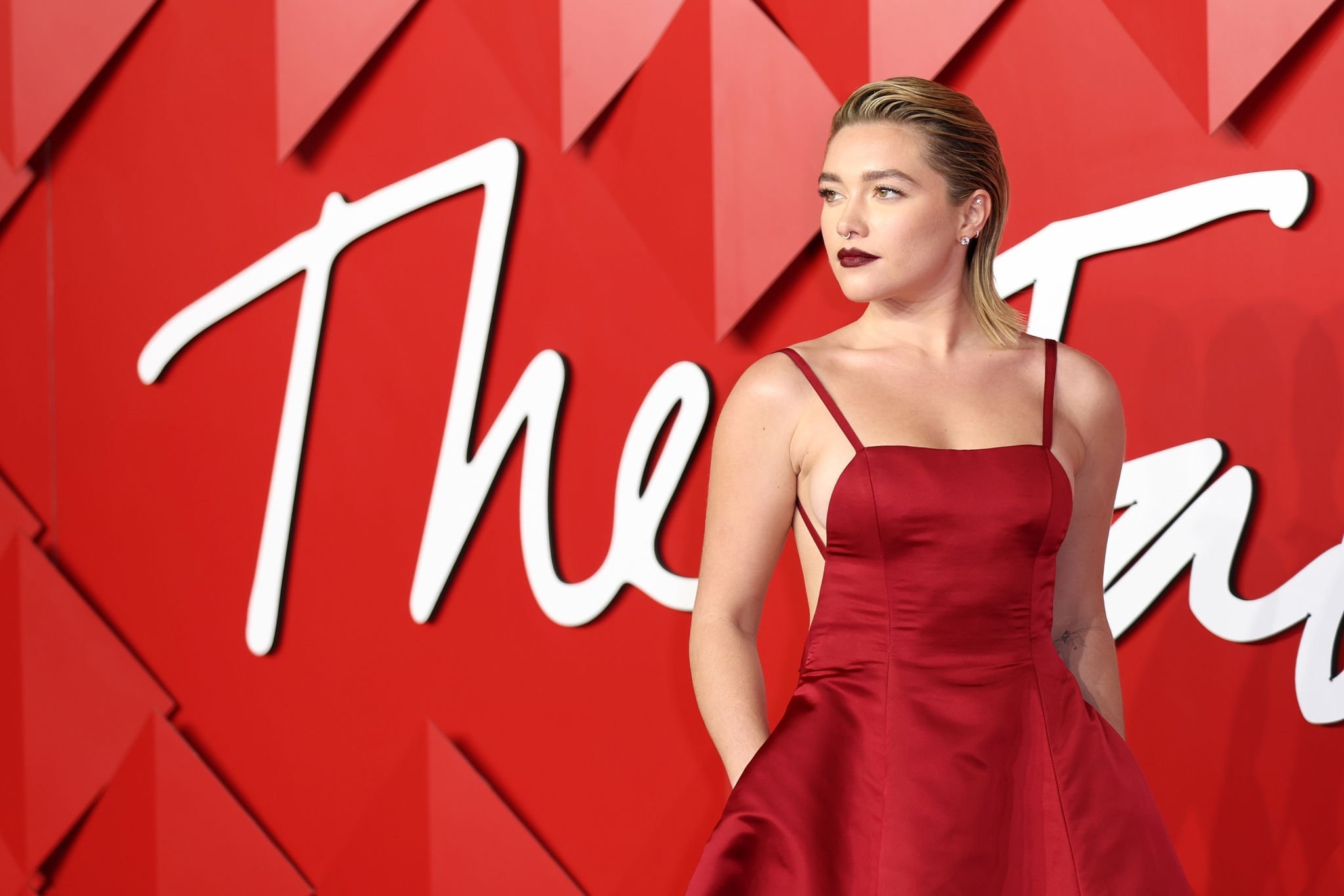 Florence Pugh Biography, Wiki, Age, Height, Boyfriend, Husband, Children, Movies, Wallpaper