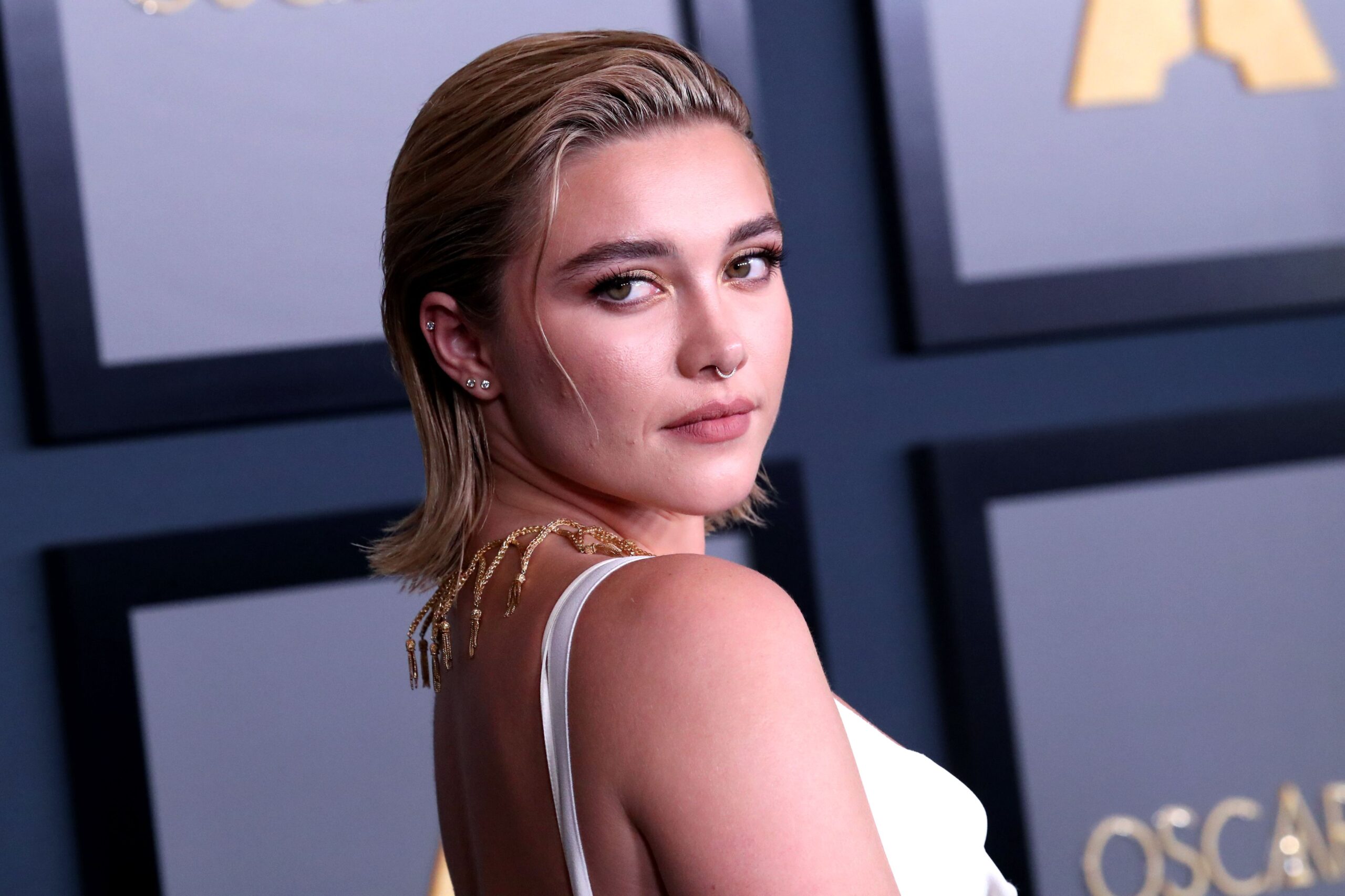 Florence Pugh Biography, Wiki, Age, Height, Boyfriend, Husband, Children, Movies, Wallpaper