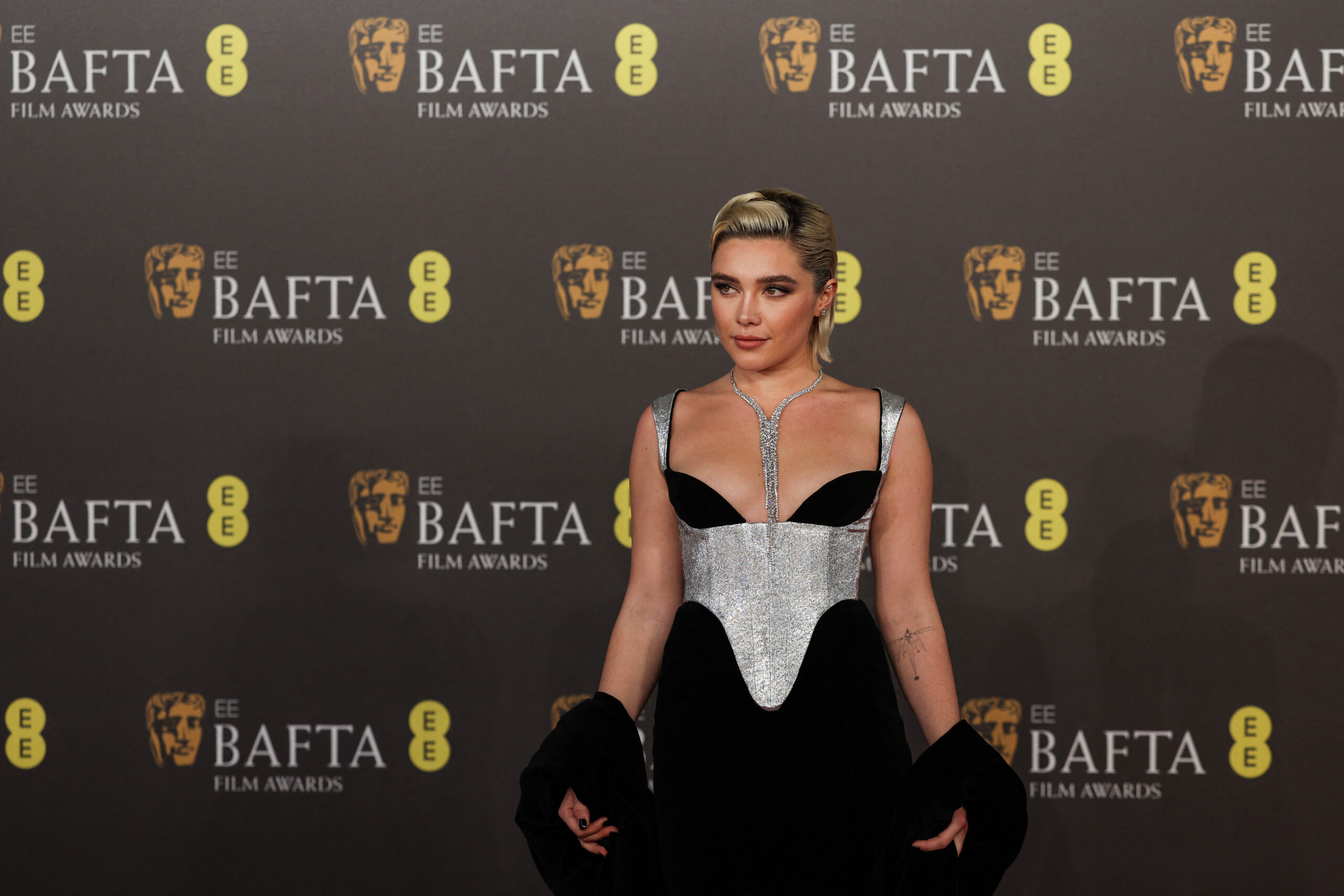 Florence Pugh Biography, Wiki, Age, Height, Boyfriend, Husband, Children, Movies, Wallpaper