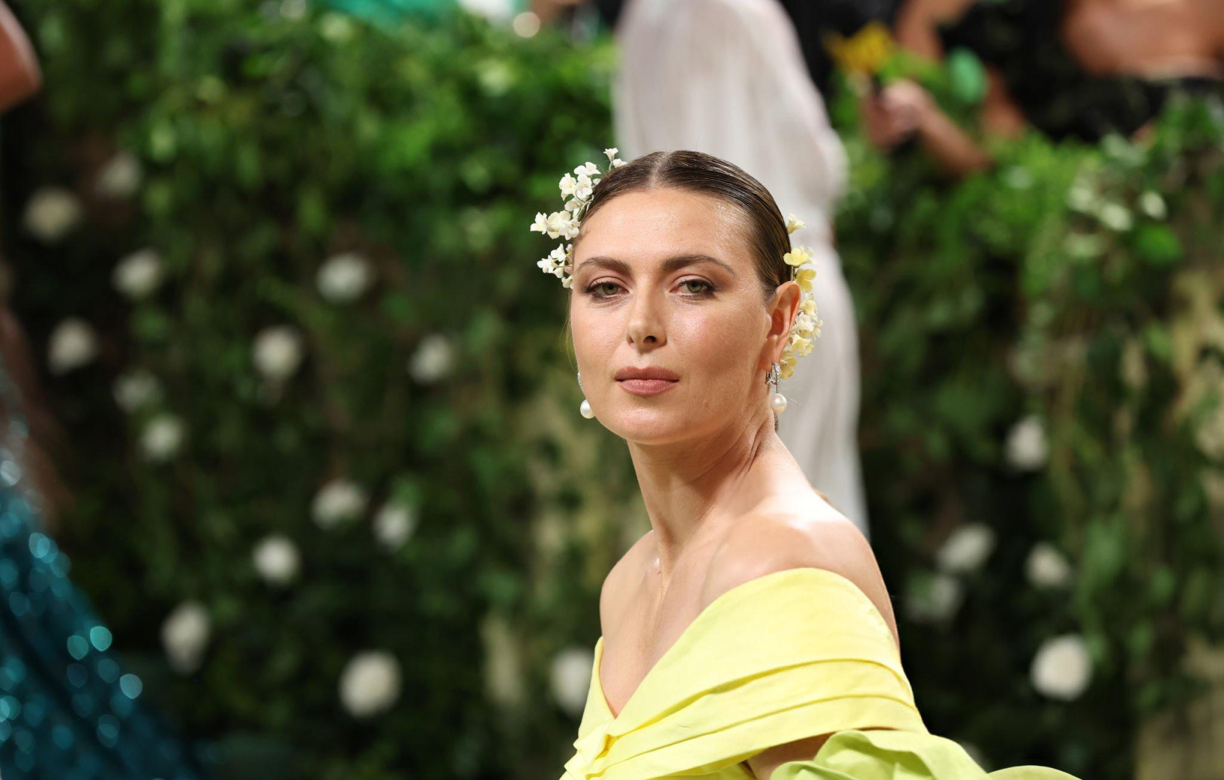 Maria Sharapova Biography, Wiki, Age, Height, Boyfriend, Husband, Networth, Wallpaper