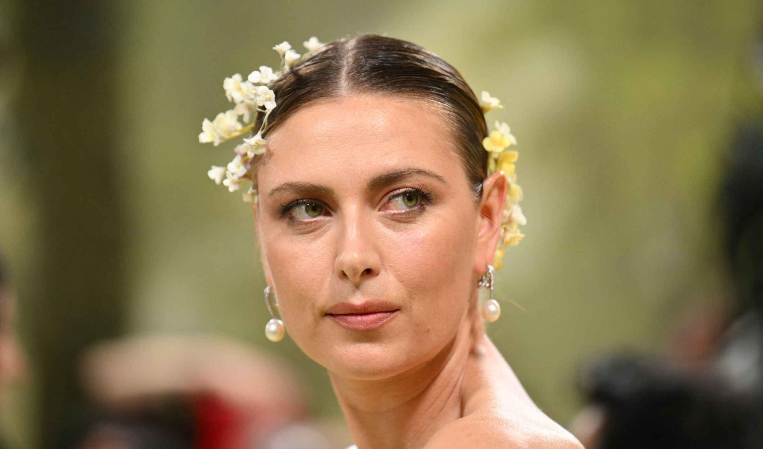 Maria Sharapova Biography, Wiki, Age, Height, Boyfriend, Husband, Networth, Wallpaper